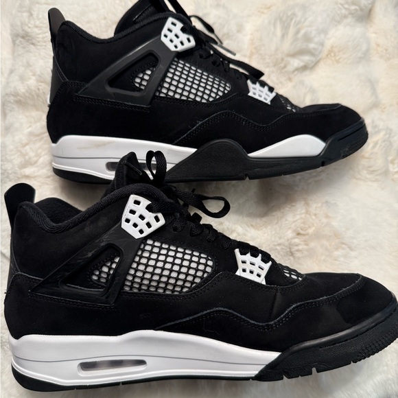 Nike Air Jordan 4s in “White Thunder” Size 11.5 - Picture 1 of 9